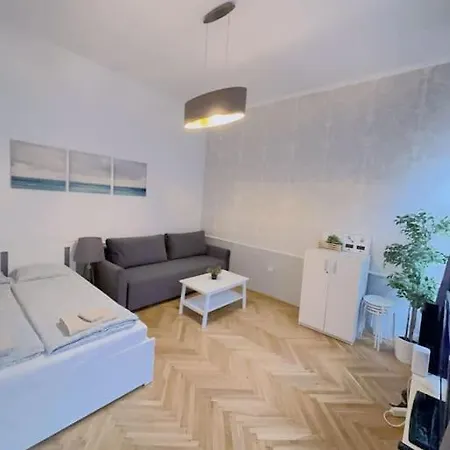 아파트 Quiet In Center *