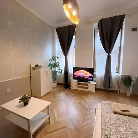 Quiet In Center * 부다페스트