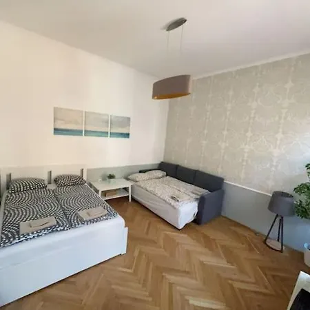 아파트 Quiet In Center *