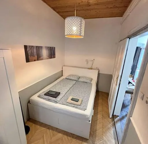 Quiet In Center بودابست